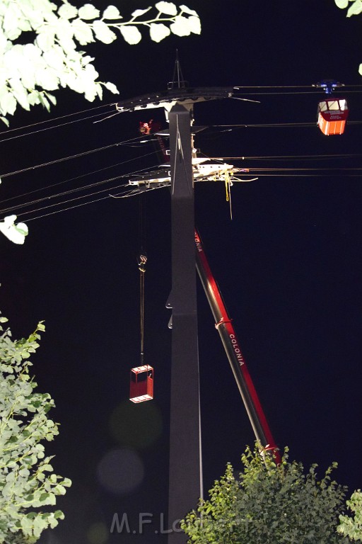 Koelner Seilbahn Gondel blieb haengen Koeln Linksrheinisch P994.JPG - Miklos Laubert